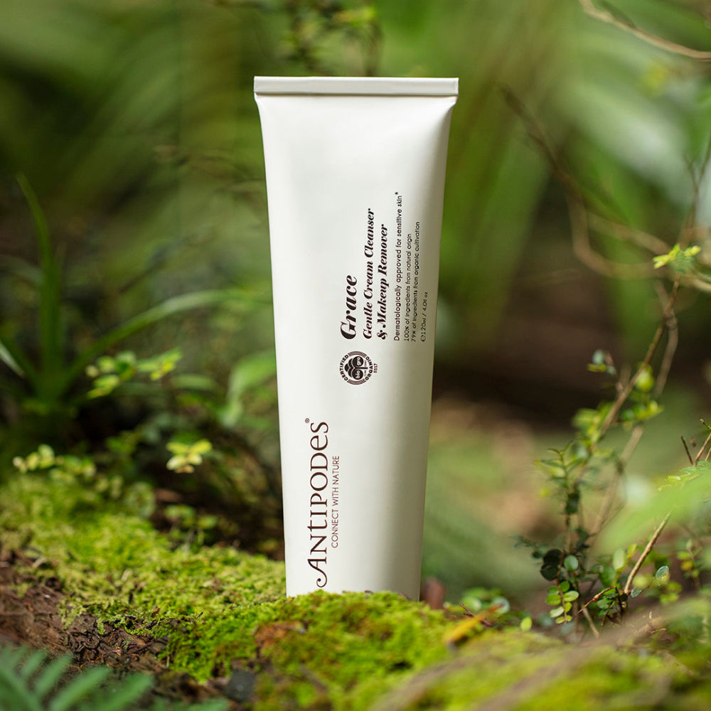 Crème nettoyante Grace Antipodes, soin visage sans parfum ajouté pour peaux sensibles ou sujettes aux rougeurs.