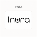 Carte cadeau Inura blanche au design minimaliste avec le logo noir de la marque au centre.