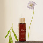 Sérum visage Nukak Comblée pour peau sensible, formulé pour aider à préserver l’éclat de la peau.