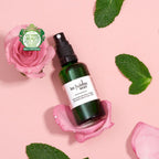 Brume visage MIST Les Huilettes aux notes florales de rose, géranium et mélisse pour rafraîchir la peau.