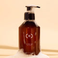 Flacon rechargeable Less is More 250 ml, bouteille réutilisable pour préparer un soin lavant en poudre à diluer.