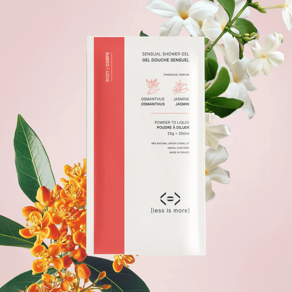 Recharge de gel douche Less is More à l’osmanthus et au jasmin, formule en poudre pour une douche florale et sensorielle.