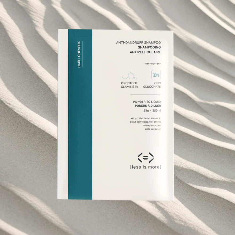 Recharge Less is More pour shampooing antipelliculaire, soin cheveux en poudre concentrée sélectionné par Inura.