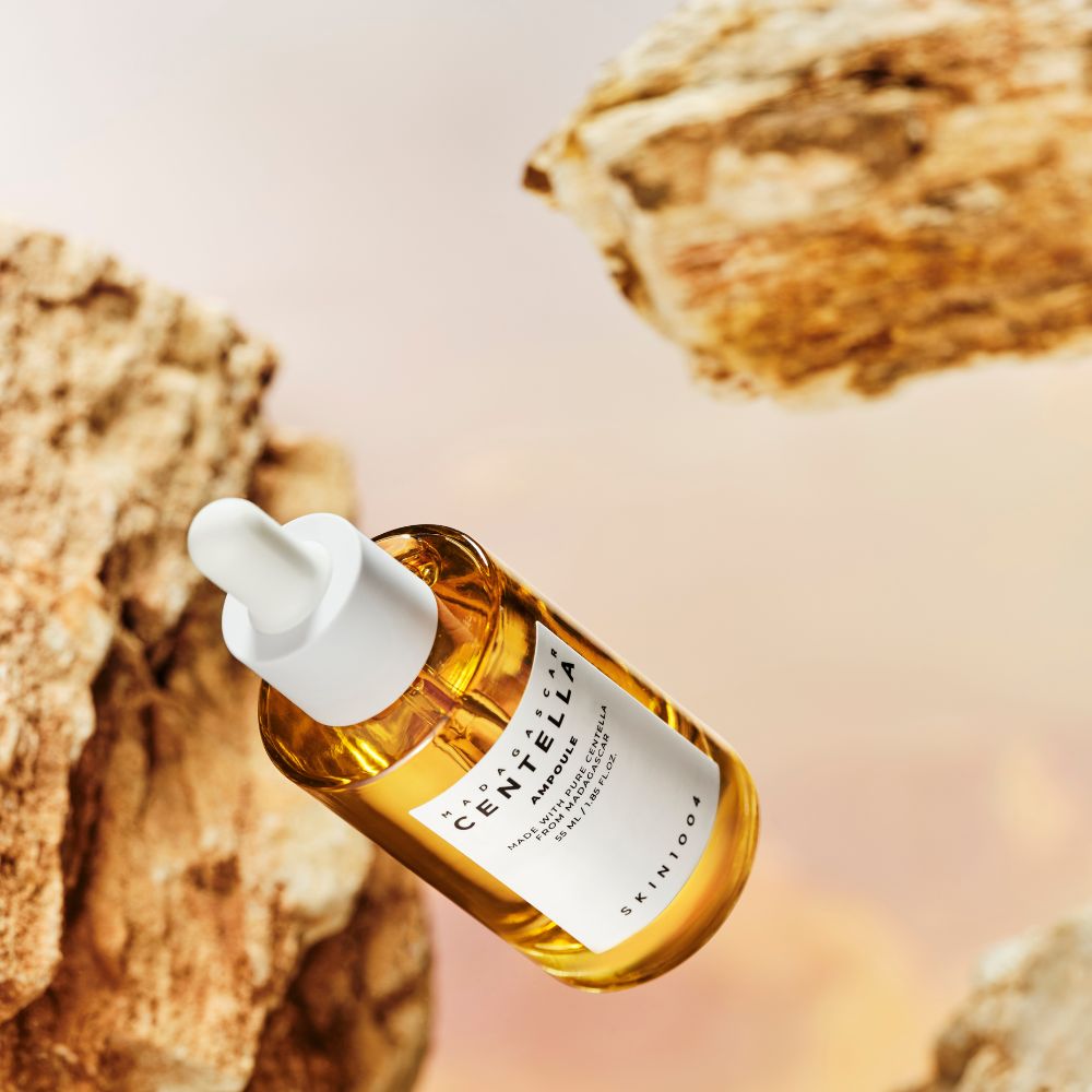 Madagascar Centella Ampoule SKIN1004, sérum aqueux léger pour hydrater la peau sans fini collant.