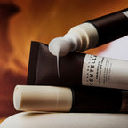 Applicateur de la crème contour des yeux Probio-Cica Bakuchiol SKIN1004, conçu pour masser les zones fines du visage.