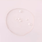 Texture fluide de l’essence nourrissante Whamisa, toner visage hydratant à base d’aloe vera bio.