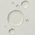 Texture huile souple de l’huile démaquillante Whamisa, soin nettoyant visage qui aide à dissoudre maquillage et impuretés.